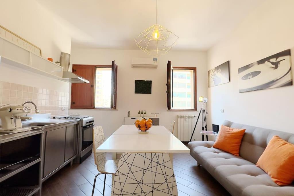 Molo Five Apartment Palermo Eksteriør bilde